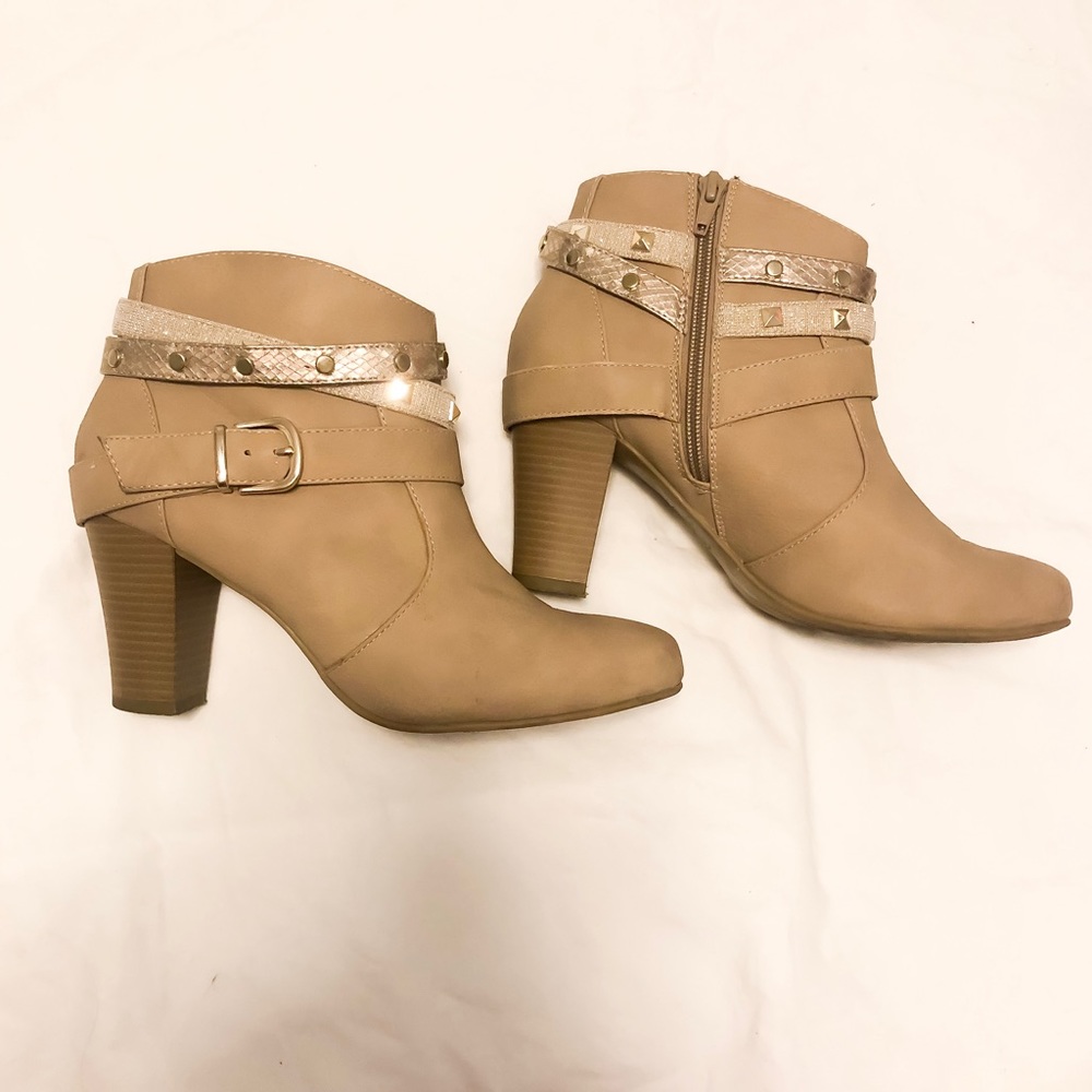 REMOVING SOON Jennifer Lopez Tan Booties